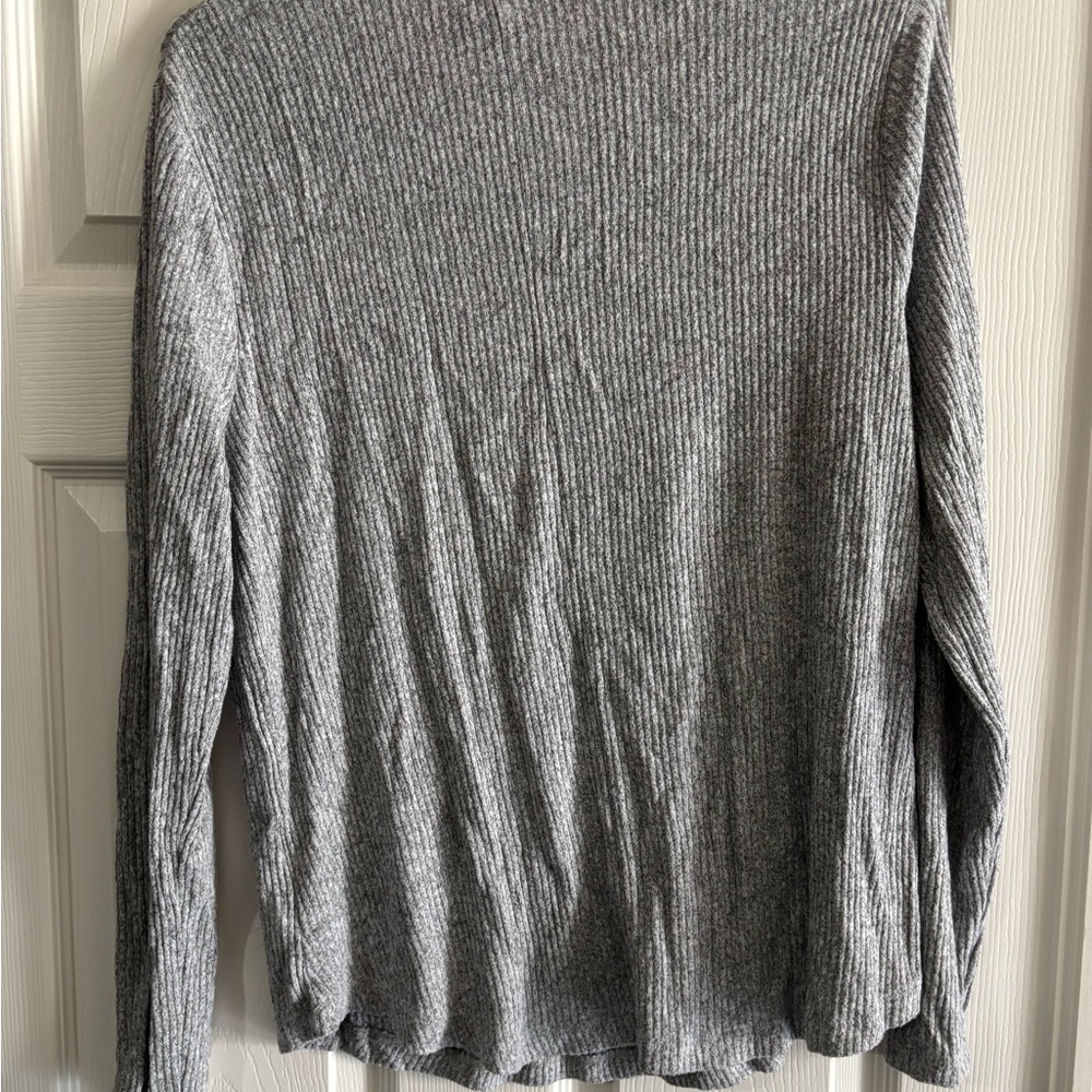 Gray Ribbed Sweater - Picture 3 of 4